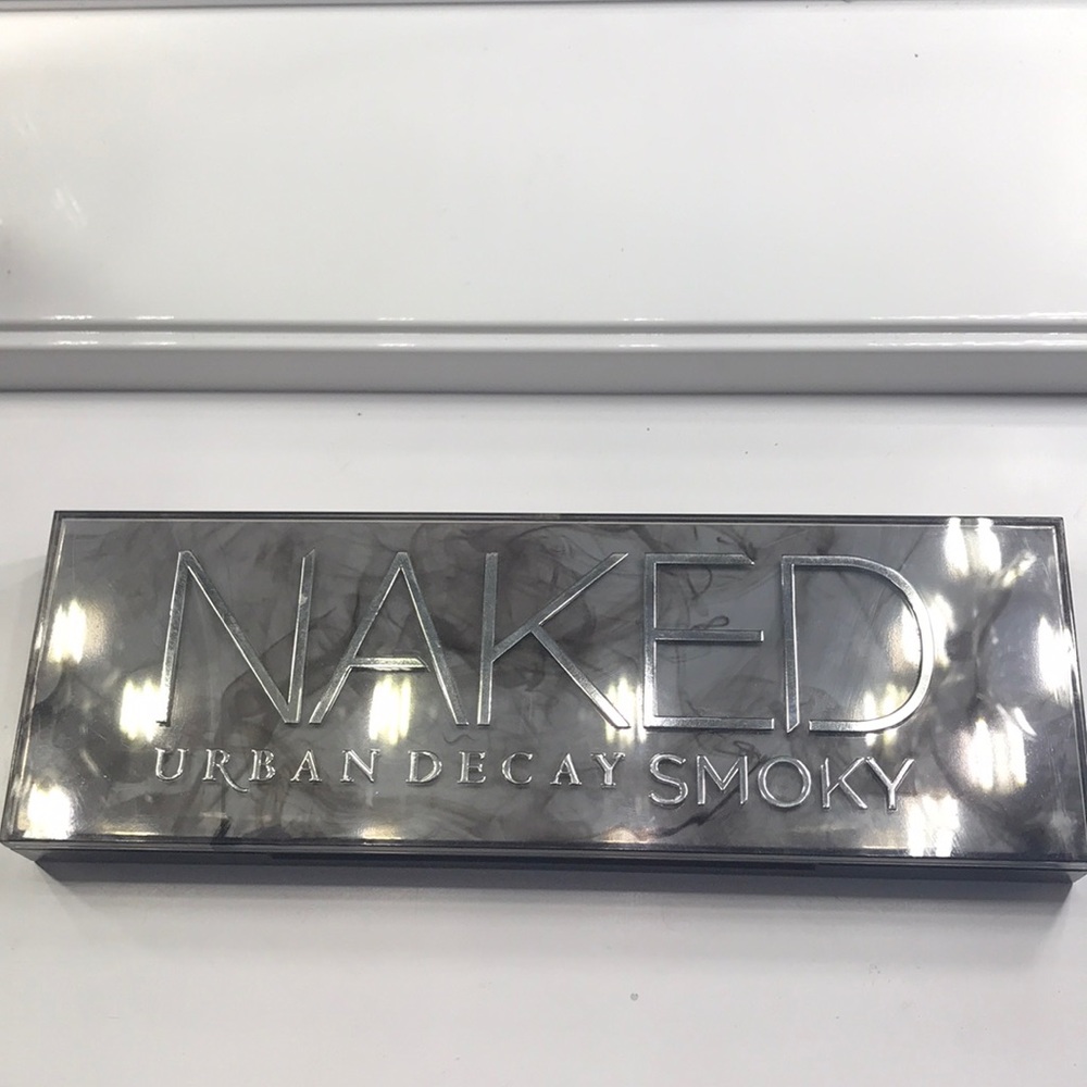 Urban Decay Naked Smoky Palette